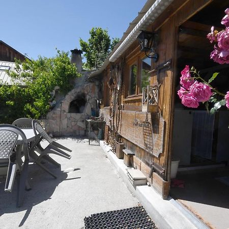 Le Love Chalet Des Alpes Guillestre Exterior photo