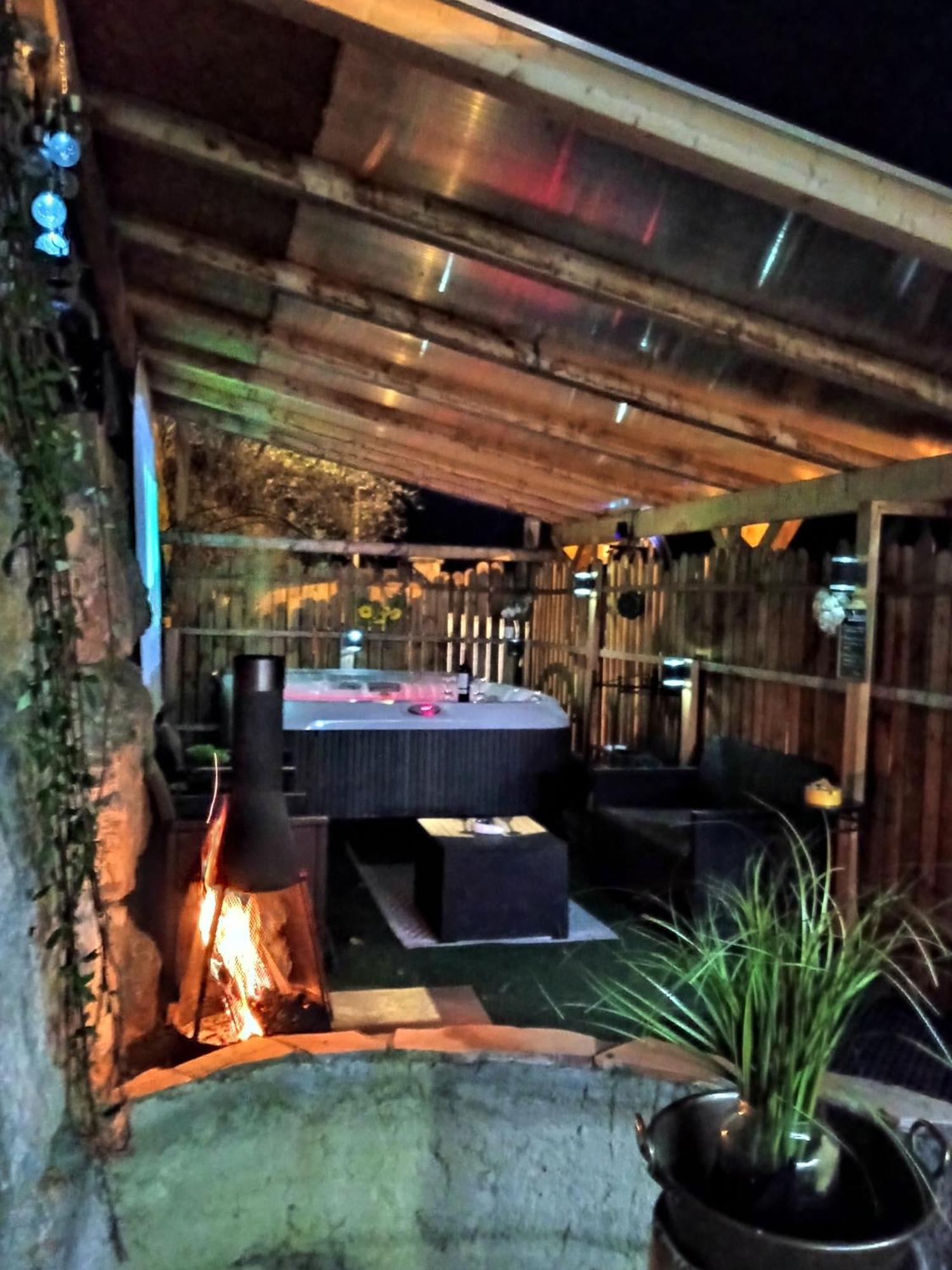 Le Love Chalet Des Alpes Guillestre Exterior photo